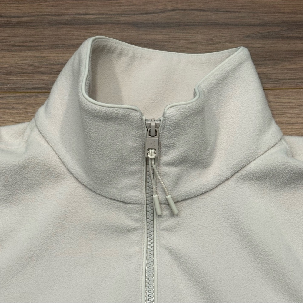 Vuori Women's Aspen Full Zip Jacket in Dune Size Large - Picture 8 of 16